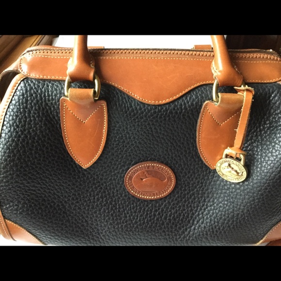 *SOLD* Dooney & Bourke AWL Large Satchel Shldr Bag Blk/Tn - Picture 11 of 16